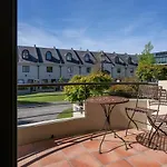 Chester Street West Apartment